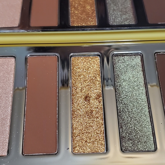TOO FACED SPARKLING PINEAPPLE EYESHADOW PALETTE - Picture 3 of 3